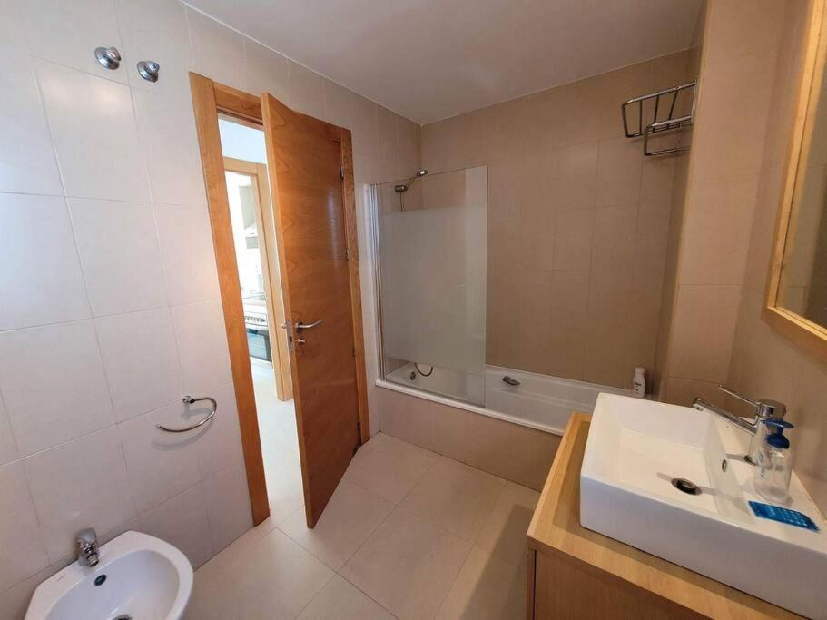 Belle Vue Sur La Piscine Apartment Sucina Ngoại thất bức ảnh